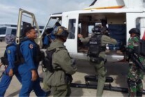 Satgas Gabungan TNI-Polri melakukan pencarian terhadap pilot Susi Air PK-BVY Captain Philip Mark Mehrtens di Distrik Paro, Kabupaten Nduga. (Foto: Ist)