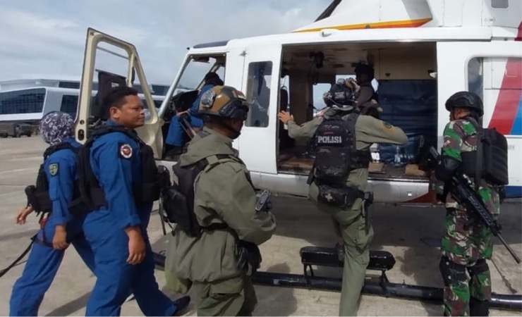 Satgas Gabungan TNI-Polri melakukan pencarian terhadap pilot Susi Air PK-BVY Captain Philip Mark Mehrtens di Distrik Paro, Kabupaten Nduga. (Foto: Ist)