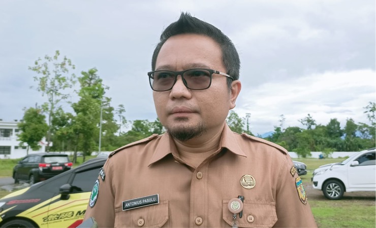 Direktur RSUD Kabupaten Mimika, dr. Antonius Pasulu. (Foto: Kristin Rejang/Seputarpapua)