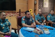 Komandan Lantamal XI Merauke, Brigjen TNI (Mar) Gatot Mardiyono menyampaikan keterangan pers, Kamis (23/2/2023). (Foto: Emanuel/Seputarpapua)