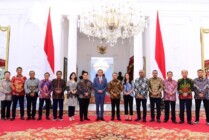 Suasana foto bersama usai rapat PSSI dan Presiden Joko Widodo di Istana Negara. (Foto: Dok PSSI)