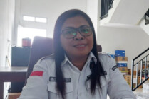 Koordinator Divisi Teknis Penyelenggara KPU Mimika Elisabeth Rahawarin, saat ditemui di Kantor KPU Mimika (Foto: Fachruddin Aji/seputarpapua)