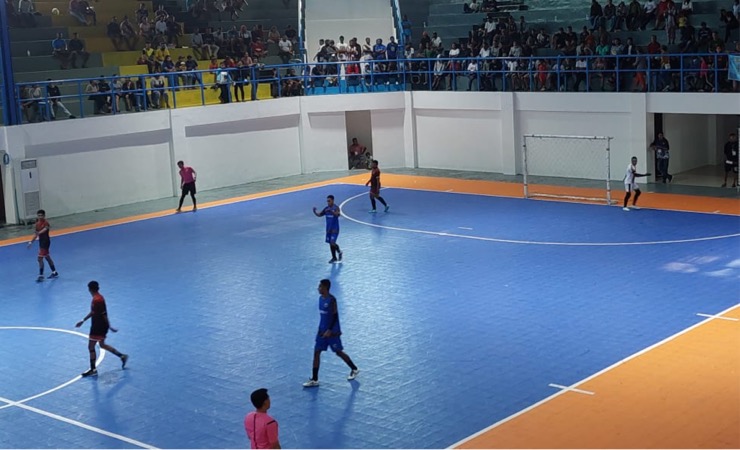 Foto: Pertandingan Futsal Demon Nara Cup II yang digelar di GOR Futsal Mimika, Minggu (12/3/2023). (Foto: Fachruddin Aji/Seputarpapua)