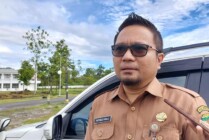 Direktur RSUD Mimika dr. Antonius Pasulu saat ditemui wartawan di kantor Pusat Pemerintahan Kabupaten Mimika, Senin (20/3/2023) (Foto: Fachruddin Aji/Seputarpapua)