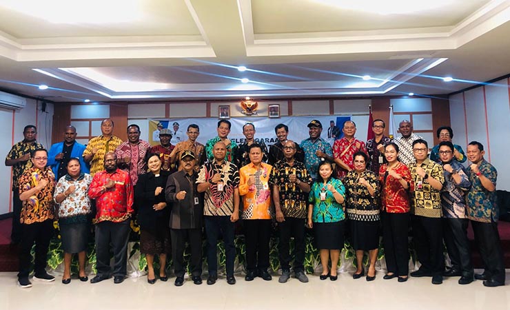 Foto bersama pimpinan OPD pada pembukaan Forum OPD, Kamis (30/3/2023). (Foto: Anya Fatma/Seputarpapua)