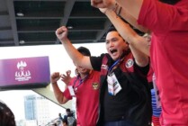 Erick Thohir bereuforia saat menyaksikan laga timnas Indonesia. (Foto: Dok PSSI)
