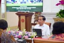 Presiden RI, Joko Widodo pimpin rapat optimalisasi kebijakan perdagangan karbon di Istana Merdeka, Jakarta, Rabu (3/5/2023). (Foto: Muchlis Jr - Biro Pers Sekretariat Presiden)