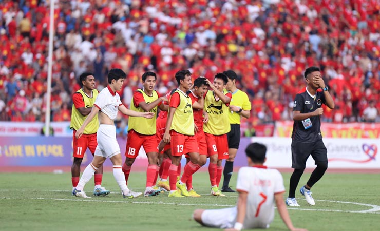 Skuad Garuda Indonesia usai mengalahkan tim Vietnam. (Foto: Dok PSSI)