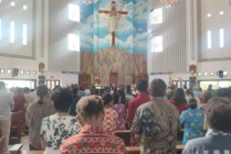 Suasana ibadah misa Kenaikan Yesus Kristus di Katedral Tiga Raja, Mimika, Papua Tengah, Kamis (18/5/2023). (Foto: Fachruddin Aji/Seputarpapua)