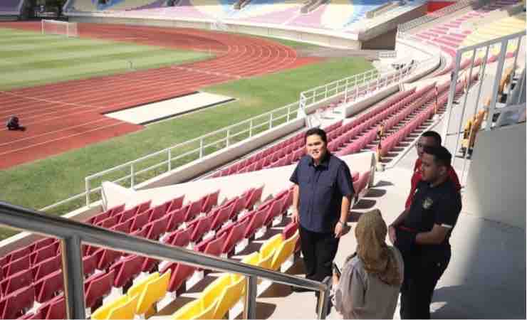 Erick Thohir saat meninjau Stadion Manahan Solo. (Foto: Dok PSSI)