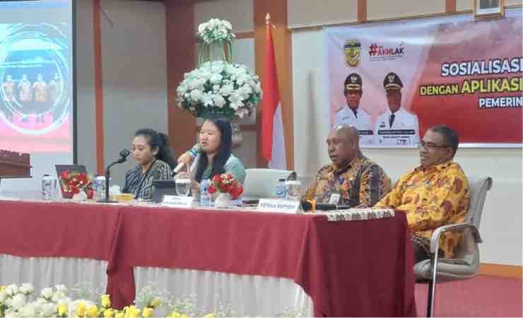 Direktur Pengawasan dan Pengendalian III BKN Pusat Rury Citra Diani, S.E, saat memberikan materi terkait disiplin ASN. (Foto: Fachruddin Aji/Seputarpapua)