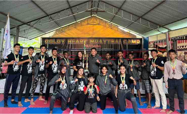 Tim Mutiara Mimika saat tiba di Goldy Heart Muaythai Camp di jalan C. Heatubun, Mimika, Papua Tengah. (Foto: Dok Tim Mutiara Mimika)