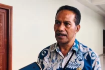 Kabid Bina Politik Dalam Negeri Badan Kesbangpol Mimika, Lukas Luli Lasan. (Foto: Anya Fatma/Seputarpapua)