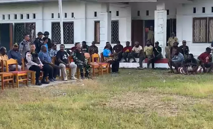 Suasana pertemuan Pemkab, Aparat Keamanan dan Warga pasca konflik antar dua kelompok warga di Nabire. (Foto: Dok Humas Polda Papua)