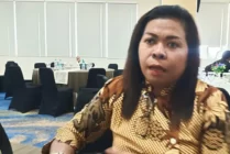 Komisioner Koordinator Divisi Teknis KPU Mimika, Elisabeth Rahawarin. (Foto: Mujiono/Seputarpapua)