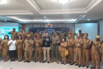 Foto bersama para Pimpinan OPD di Mimika bersama dengan Pj Sekda Mimika juga Kepala BKPSDM dalam kegiatan peluncuran website bkpsdm.id di salah satu hotel di Jalan Cenderawasih, Senin (24/7/2023). (Foto: Fachruddin Aji/Seputarpapua)