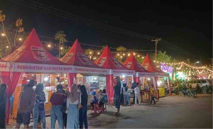 Pengunjung memadati Taman Mappi Bangkit, Sabtu (15/7/2023)