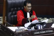 Majelis Hakim Konstitusi, Daniel Yusmic P. Foekh saat membacakan pertimbangan hukum. (Foto: Humas MK/Ifa )