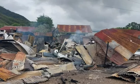 Puing-puing sisa kebakaran bangunan di Kabupaten Dogiyai, Provinsi Papua Tengah akibat kerusuhan yang terjadi di wilayah itu beberapa waktu lalu. (Foto: Humas Polda Papua)