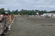 Suasana Apel Pagi yang digelar di Pelataran Gedung Pusat Pemerintahan Kabupaten Mimika, Senin (21/8/2023). (Foto: Fachruddin Aji/Seputarpapua)