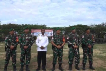 Danrem Merauke Brigjen Agus, Pj Gubernur Papua Selatan Apolo Safanpo foto bersama dengan Dansatgas