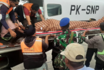 Proses evakuasi jenazah korban penembakan oleh KKB di Kabupaten Nduga, Papua Pegunungan. (Foto: Humas Polda Papua)