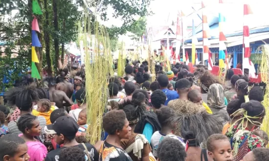 Ribuan orang dari berbagai kampung hadiri pelantikan Sekda Asmat