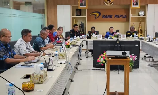 Rapat pembahasan PAD antara Pempov Papua dan Papua Tengah. (Foto: Roy)