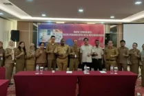 Foto bersama jajaran Disdukcapil dengan OPD terkait yang menggunakan hak akses data kependudukan Mimika, usai rapat koordinasi di Hotel Horison Diana Timika, Senin (11/9/2023). (Foto: Ist/Disdukcapil)