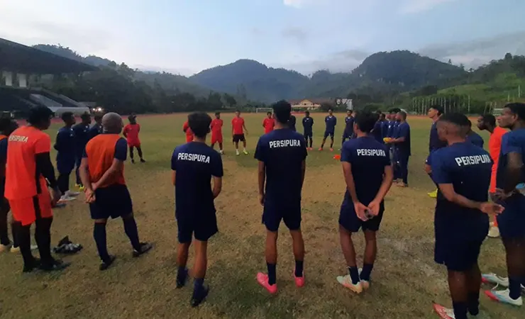 Tim Persipura Jayapura dalam sesi latihan. (Foto: Vidi/Seputarpapua)