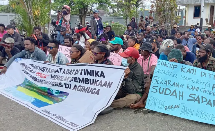 Demo di Mimika Menolak Pembukaan Pertambangan Migas di Agimuga