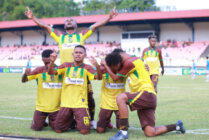 Caption: Pemain Persewar merayakan gol ke gawang Sulut United, Jayapura, Papua, Kamis (23/11/2023) (Foto: MO Persewar)