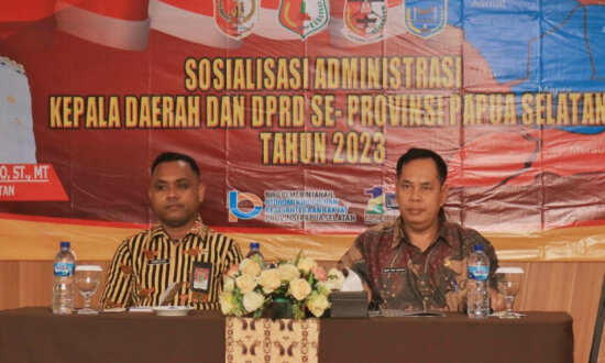 Asisten 1 Setda Papua Selatan Membuka Pelaksanaan Sosialisasi Administrasi Kepala Daerah dan DPRD. (Foto: Ist)