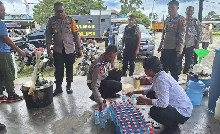 Pembuat Sekaligus Penjual Miras Lokal di Jayawijaya Ditangkap Polisi