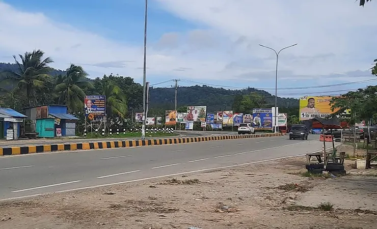 Jalan Holtekamp-Koya Sepi, Warga Pilih Berdiam Dirumah