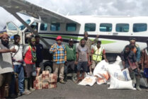 Pemprov Papua Tengah salurkan bantuan bahan makanan kepada masyarakat dua distrik di Kabupaten Puncak, Papua Tengah. (Foto: Humas Pemprov Papua Tengah)