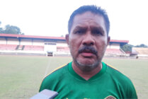 Pelatih Persewar Eduward Ivakdalam (Foto: Vidi/Seputar Papua)