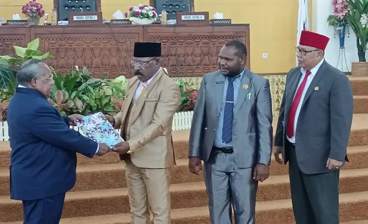 Tujuh Fraksi Setuju Raperda APBD Mimika 2024 Jadi Perda, Tetapi Ada Catatan