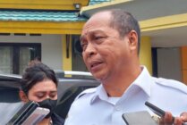 Kepala Dinas PUPR Mimika Robert Mayaut saat ditemui wartawan di Kantor Bappeda Mimika, Rabu (21/2/2024). (Foto: Fachruddin Aji/seputarpapua)