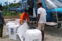 Proses distribusi logistik Pemilu 2024 di Kabupaten Mamberamo Raya, Provinsi Papua. (Foto: Ist)