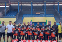Jajaran pelatih dan pemain tim Sepakbola PPLPD Mimika usai menjalani latihan di Stadion Wania Imipi, Selasa 6 Februari 2024 sore. (Foto: Fachruddin Aji/seputarpapua)