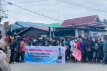 Aliansi Masyarakat Orang Asli Papua Tengah menggelar aksi demo di Nabire, Papua Tengah (Foto: Christian Degei/Seputarpapua)
