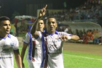 Selebrasi Beto Goncalves usai mencetak gol. (Foto: MO PSBS Biak)