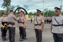 Upacara serah terima jabatan sejumlah perwira jajaran Polres Mimika yang dipimpin langsung Kapolres Mimika, AKBP I Gede Putra, Rabu (6/3/2024). (Foto: Arifin Lolialang/Seputarpapua)