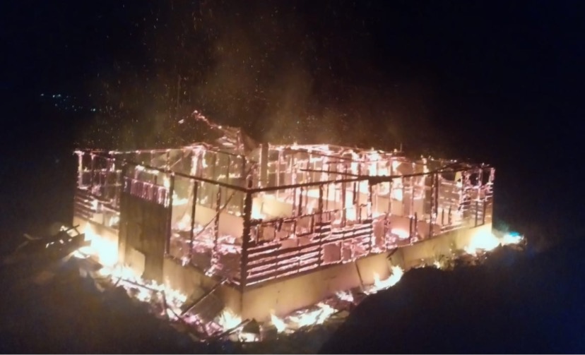 Tampak kantor BPBD Dogiyai terbakar. (Foto: Ist)