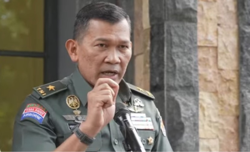 Kepala Dinas Penerangan TNI AD (Kadispenad) Brigadir Jenderal TNI Kristomei Sianturi dalam konferensi pers. Senin (25/3/2024)