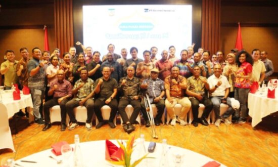 Foto bersama pada Buka Puasa Bersama PT Freeport Indonesia dengan Pemkab Mimika. (Foto: Corpcom PTFI)