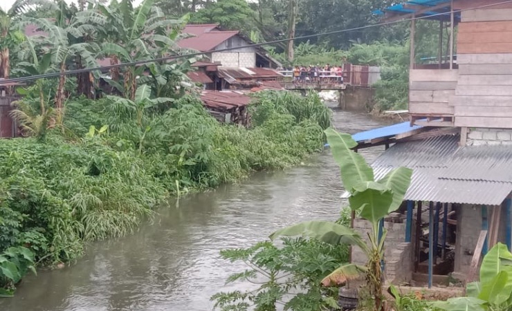Aliran sungai korban hanyut. (Foto: Arifin/Seputarpapua)