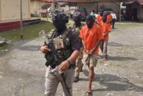 Lima orang pelaku ditangkap dalam kasus pembunuhan anggota polisi Bripda Oktovianus Buara di Kabupaten Yahukimo, Provinsi Papua Pegunungan. (Foto: Dok Humas Polres Yahukimo)
