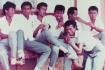 Kapolda Papua Irjen Pol Mathius D. Fakhiri (kedua dari kanan) semasa sekolah di SMAN 2 Kota Jayapura. (Foto: Tim MDF)